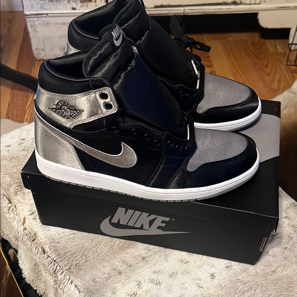 Nike High-Top Black and Silver Sneakers - Picture 2 of 6